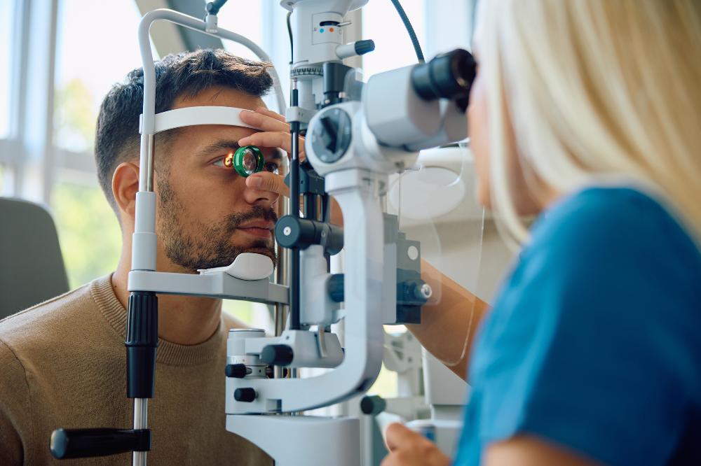 slit lamp volk exam.jpg