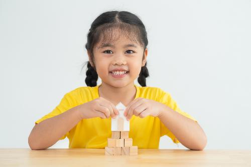 Hyperopic reserve and myopia risk in preschool children