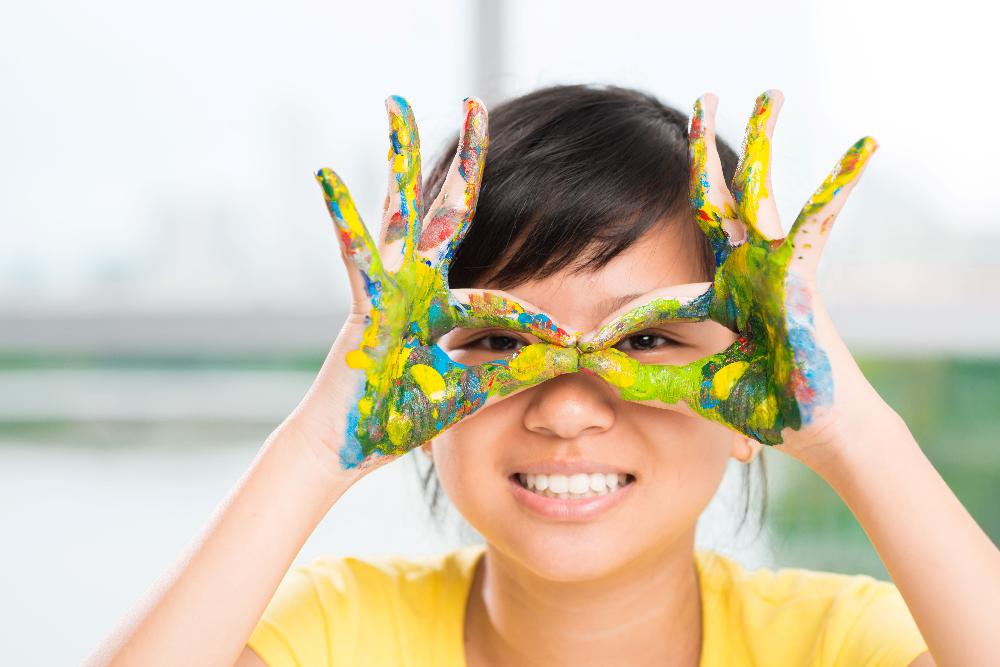 Finger glasses_Is it really fast progressing myopia, or something else.jpg