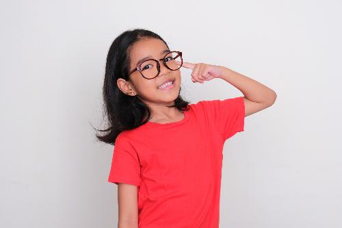 Improved axial control with HALs in anisometropic children