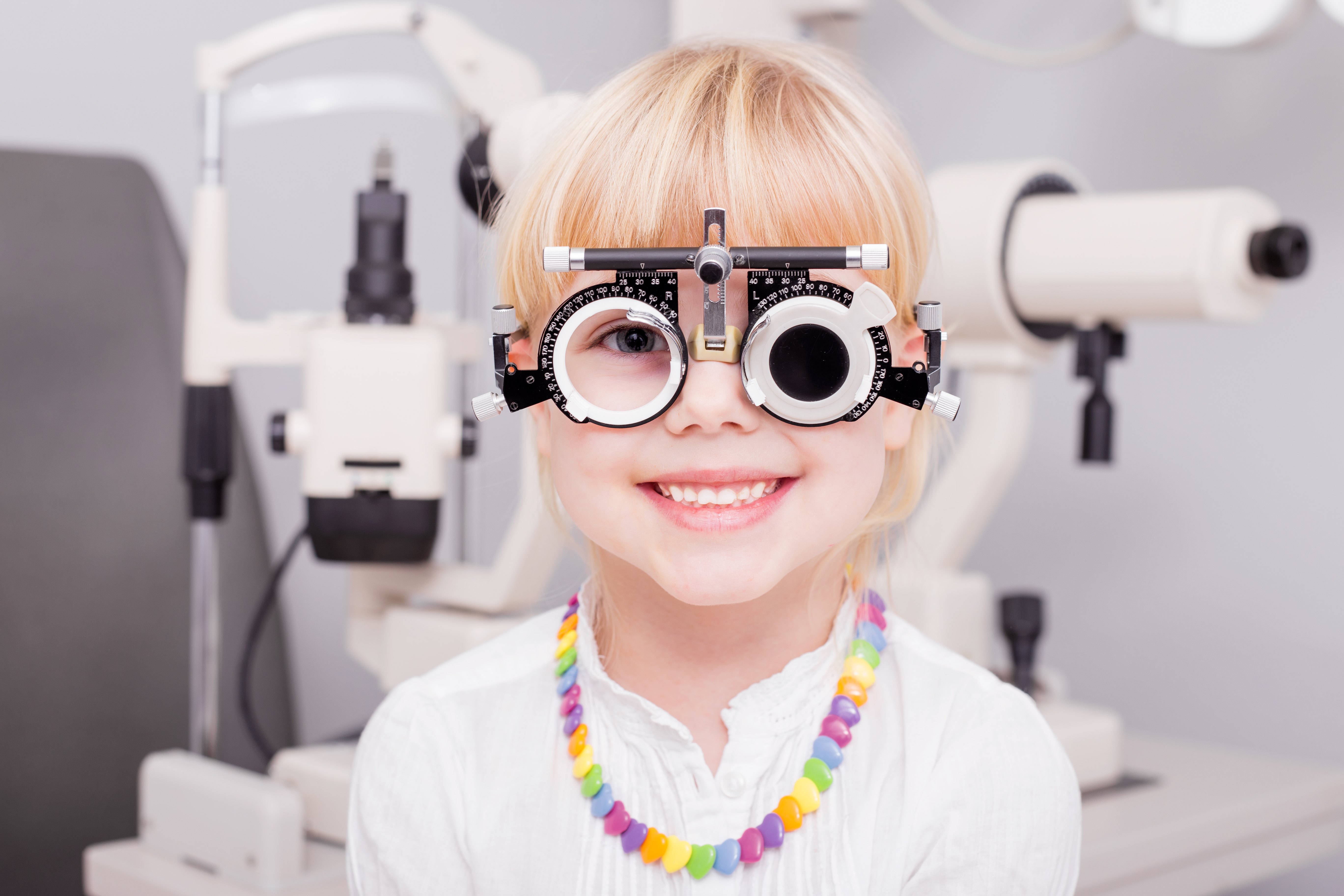 girl with trial set_How much orthokeratology over-correction is ideal.jpg