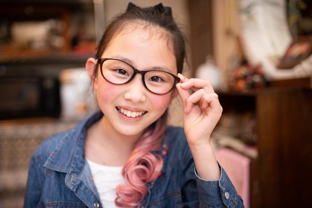 Multifocal spectacles delay myopia onset in pre-myopic children